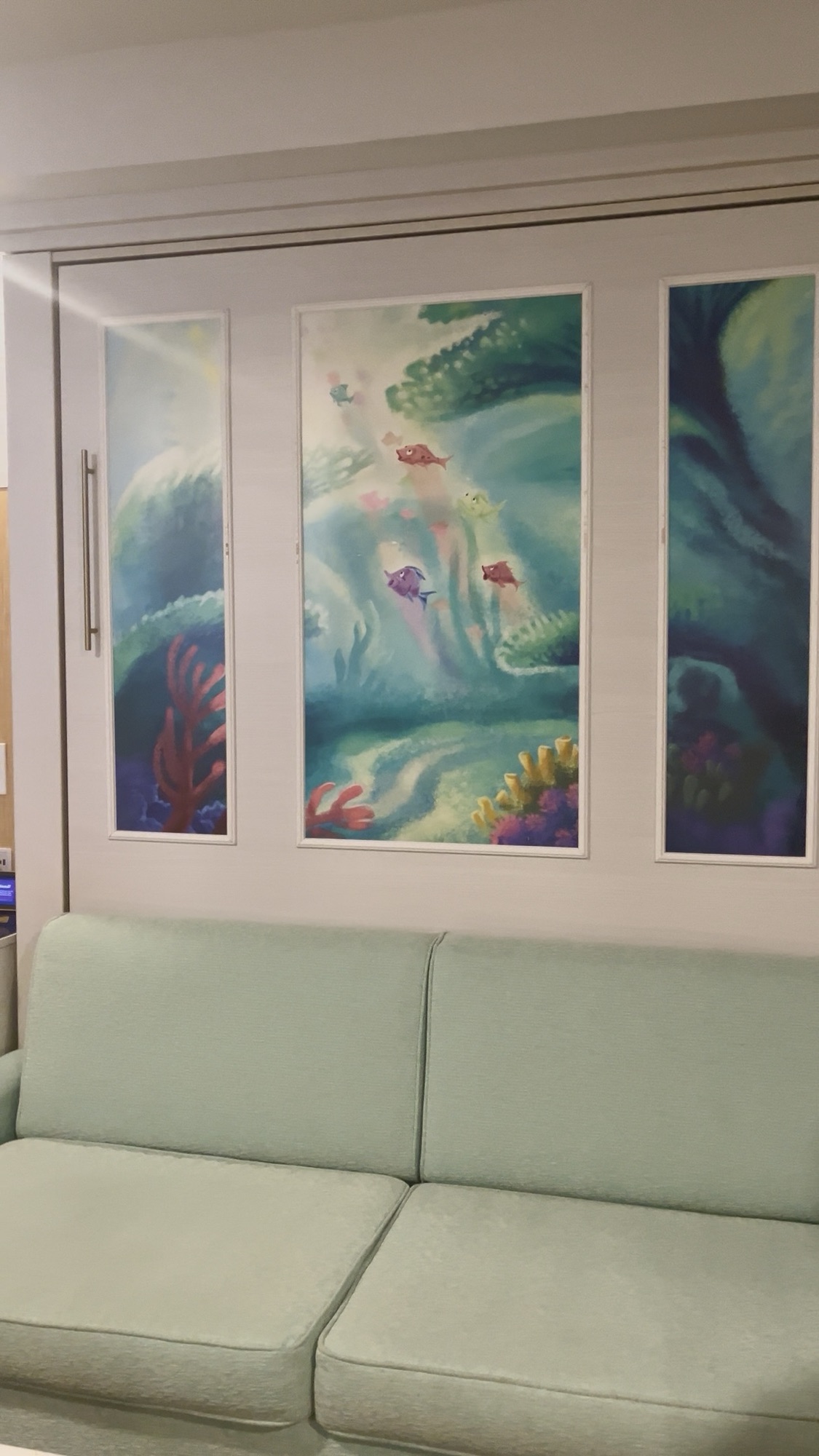 pull down Murphy bed at Caribbean Beach Resort Disney World